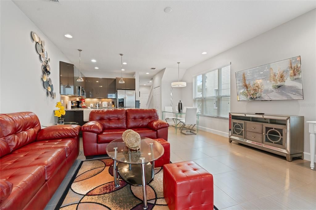 For Rent: $2,400 (3 beds, 3 baths, 1512 Square Feet)