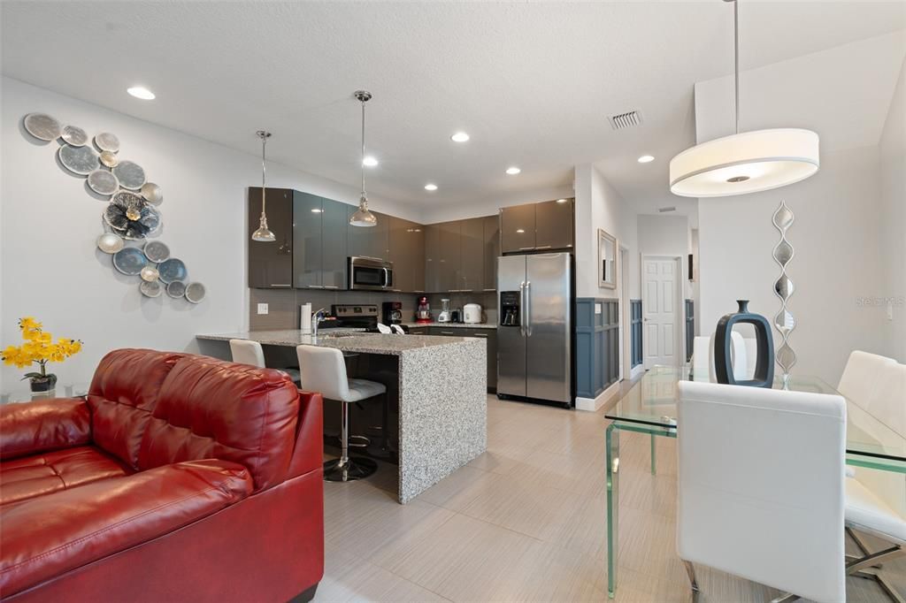 For Rent: $2,400 (3 beds, 3 baths, 1512 Square Feet)