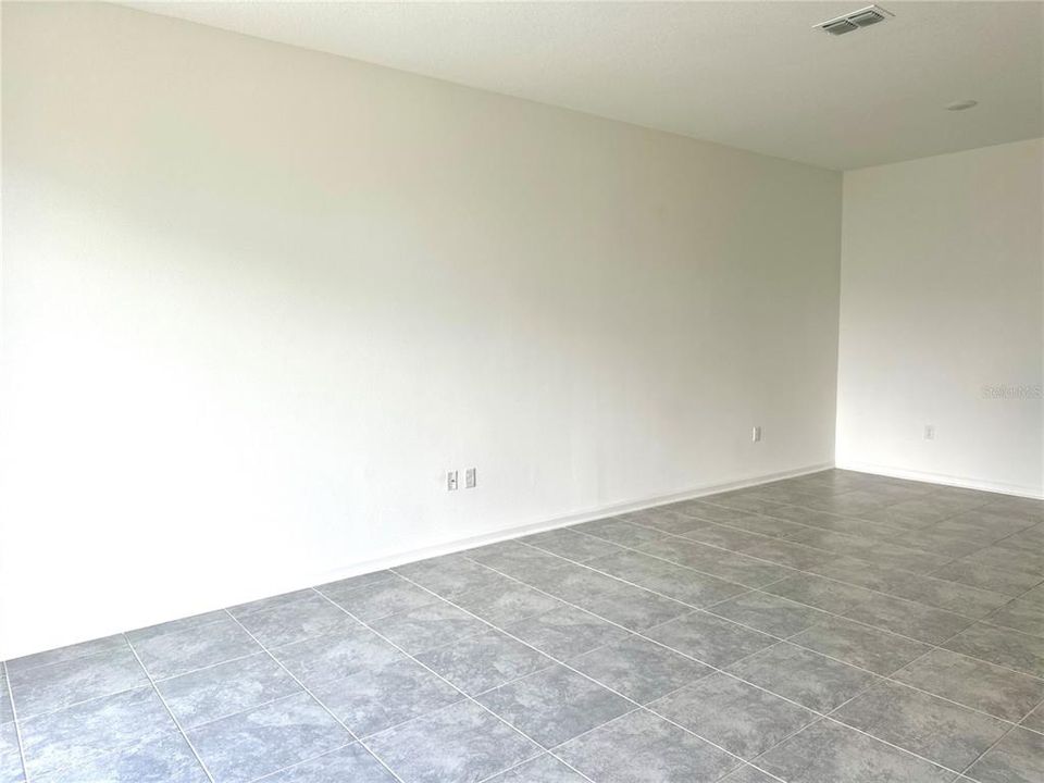 出租: $1,900 (3 贝兹, 2 浴室, 1655 平方英尺)