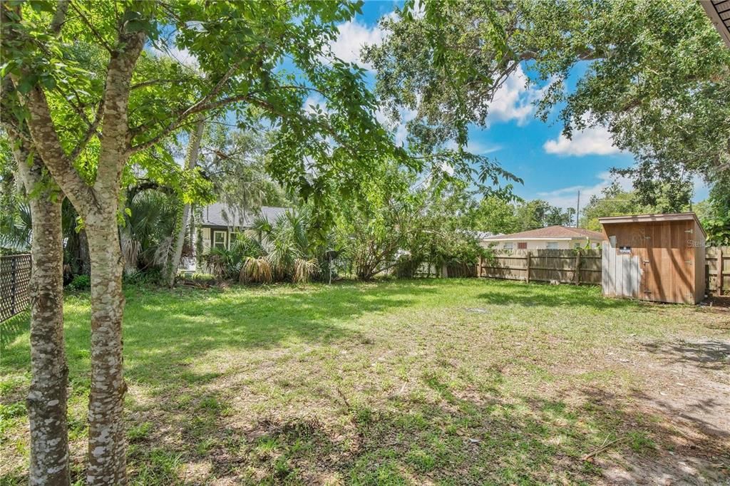 Active With Contract: $189,999 (2 beds, 2 baths, 960 Square Feet)