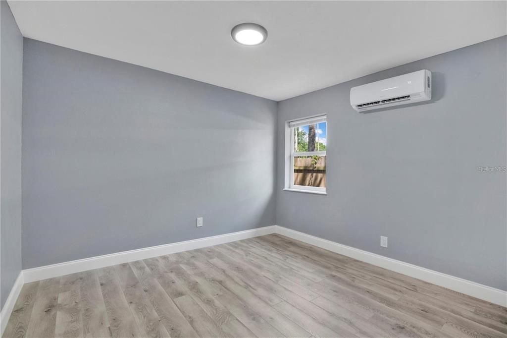 Active With Contract: $189,999 (2 beds, 2 baths, 960 Square Feet)