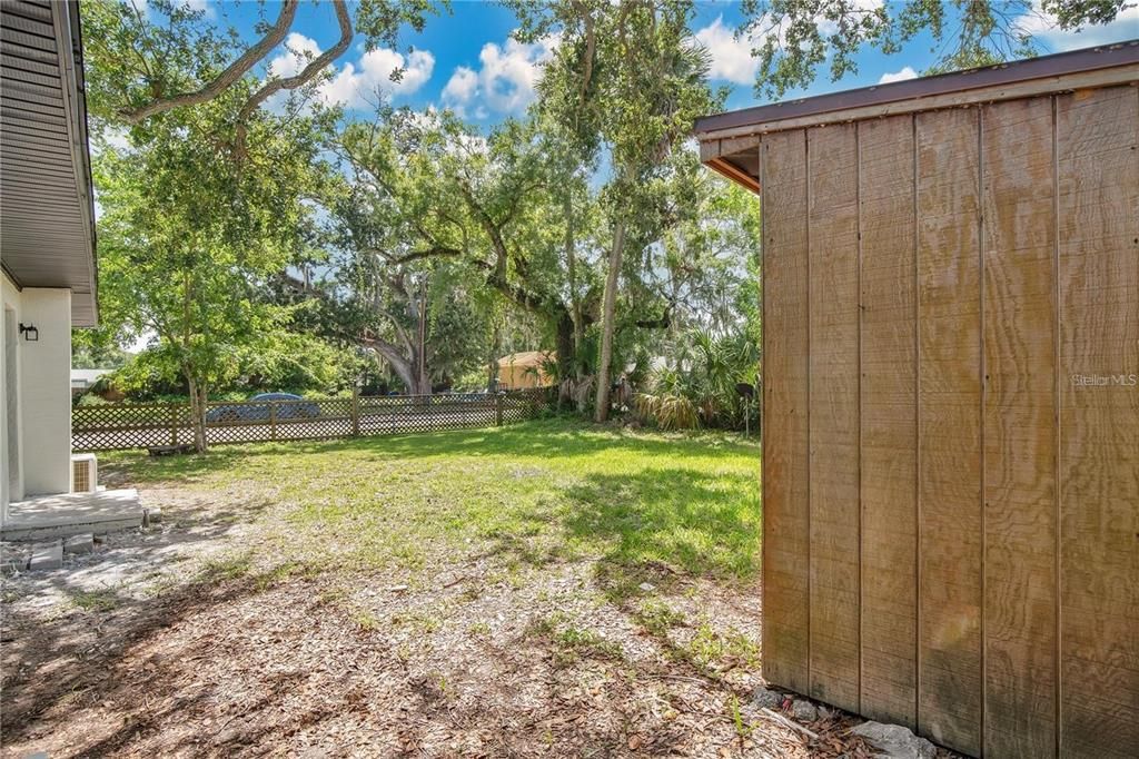 Active With Contract: $189,999 (2 beds, 2 baths, 960 Square Feet)