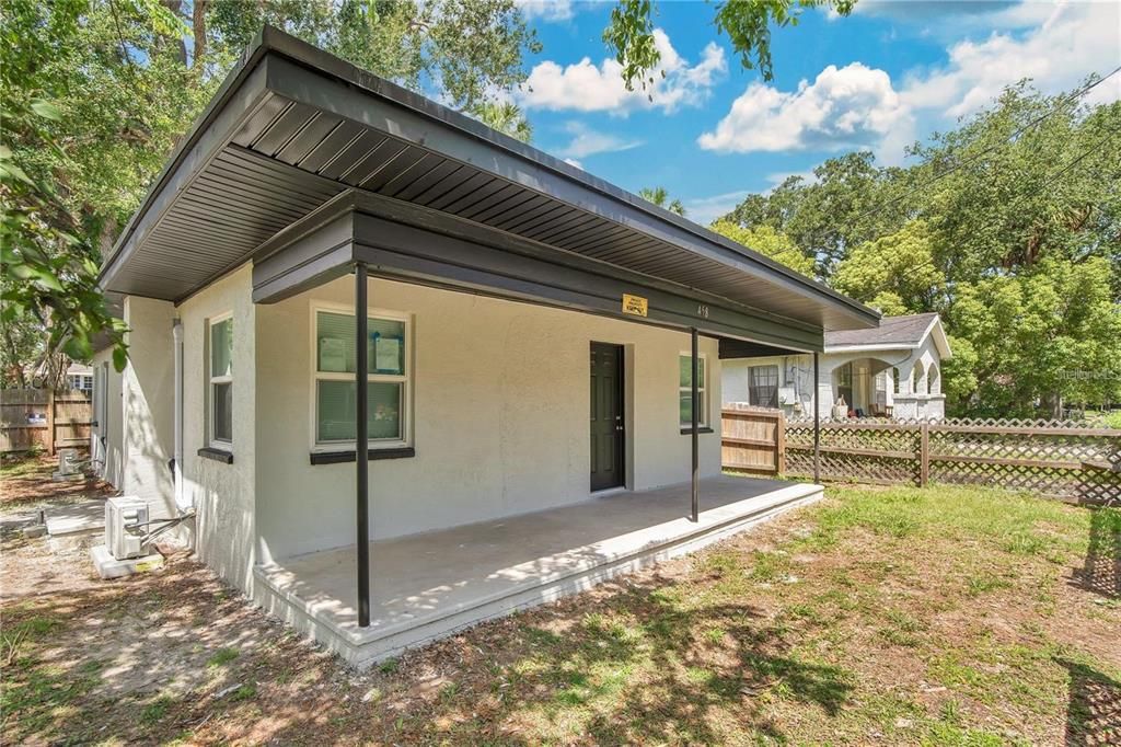 Active With Contract: $189,999 (2 beds, 2 baths, 960 Square Feet)