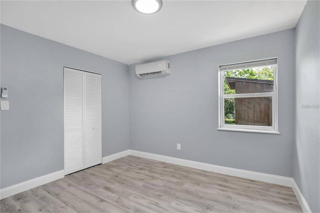 Active With Contract: $189,999 (2 beds, 2 baths, 960 Square Feet)