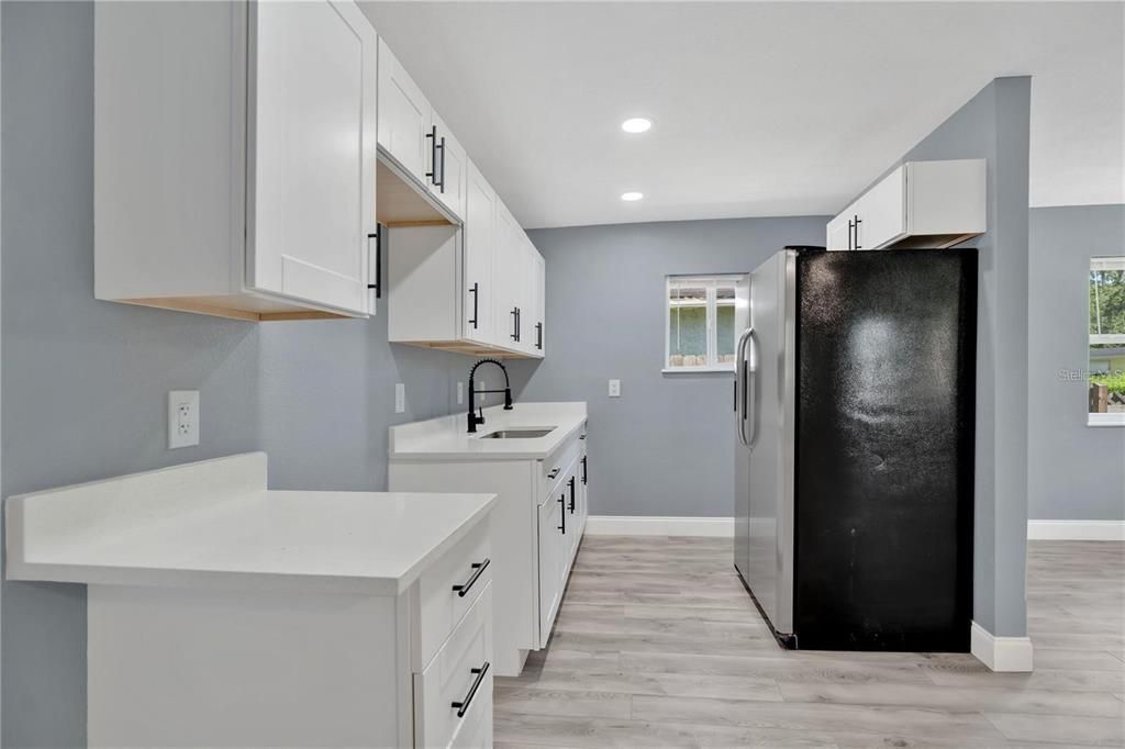 Active With Contract: $189,999 (2 beds, 2 baths, 960 Square Feet)