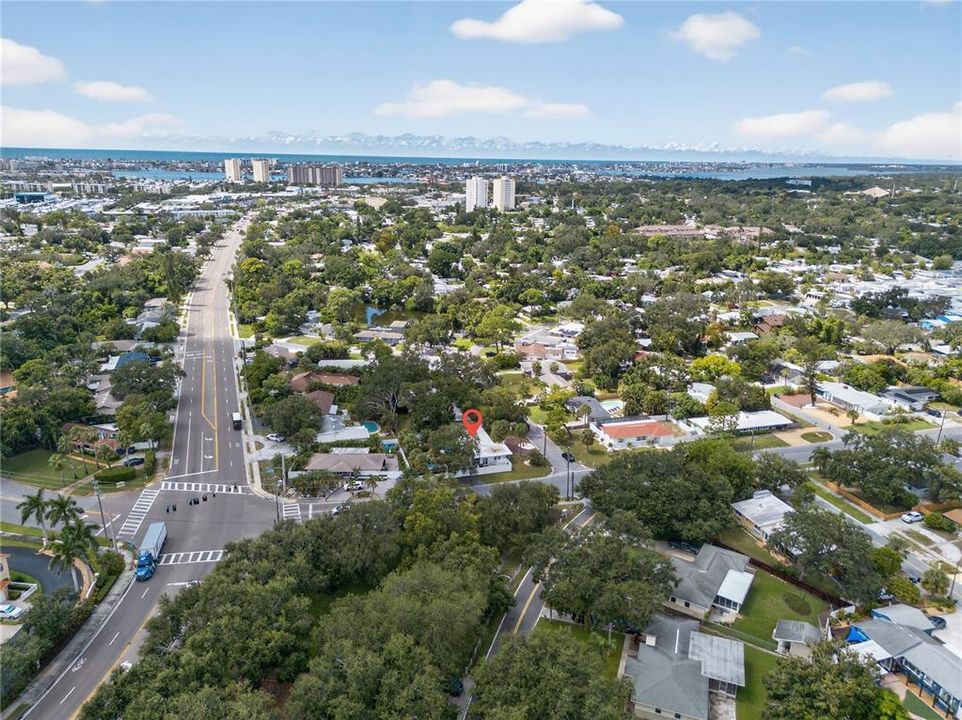 合同活跃: $639,900 (3 贝兹, 2 浴室, 1781 平方英尺)