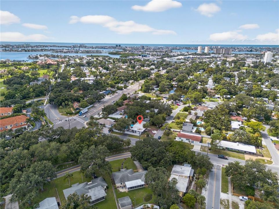 合同活跃: $639,900 (3 贝兹, 2 浴室, 1781 平方英尺)