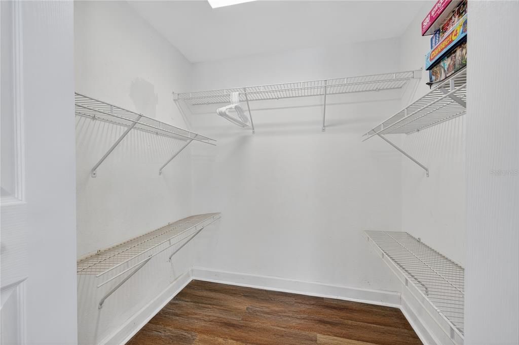 合同活跃: $639,900 (3 贝兹, 2 浴室, 1781 平方英尺)