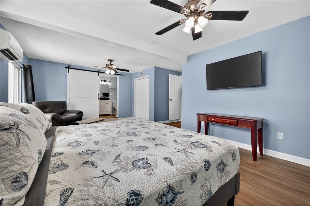 合同活跃: $639,900 (3 贝兹, 2 浴室, 1781 平方英尺)