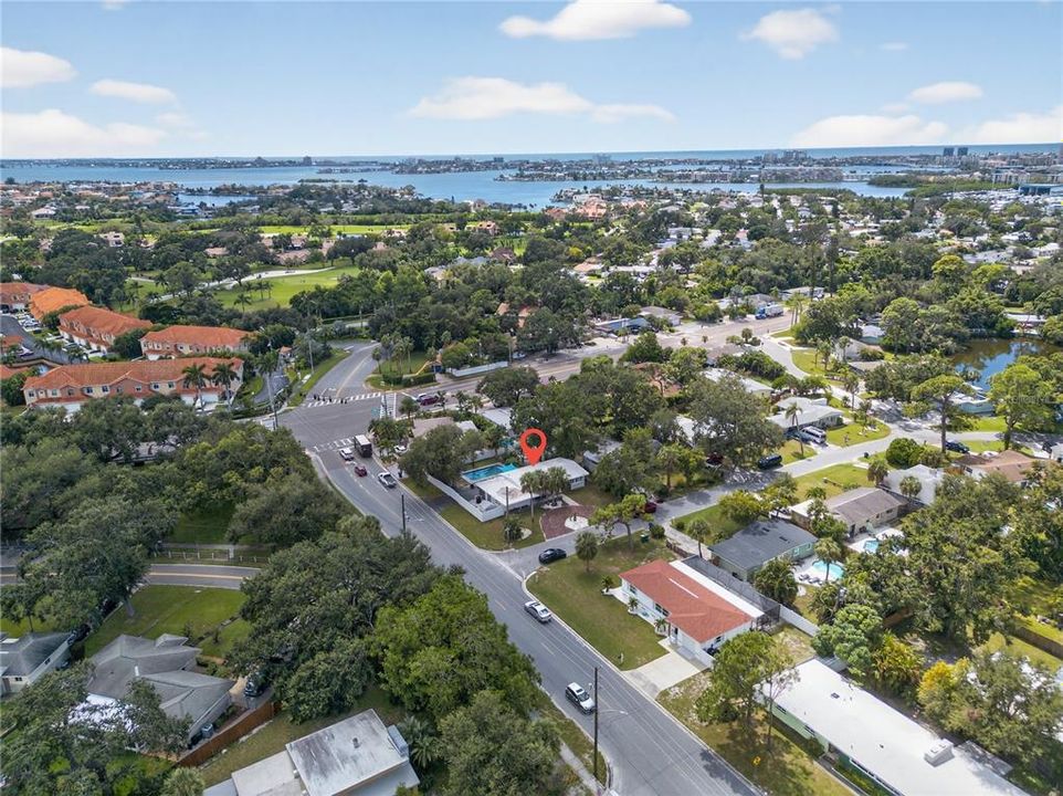 合同活跃: $639,900 (3 贝兹, 2 浴室, 1781 平方英尺)