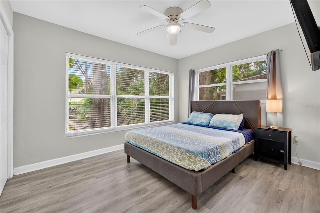 合同活跃: $639,900 (3 贝兹, 2 浴室, 1781 平方英尺)