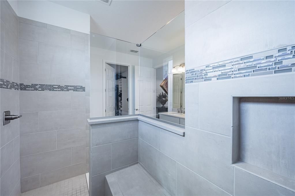 For Sale: $585,000 (2 beds, 2 baths, 2099 Square Feet)