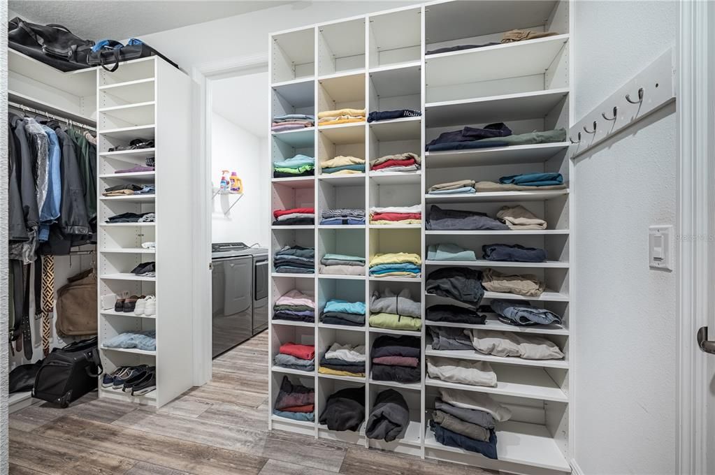 For Sale: $585,000 (2 beds, 2 baths, 2099 Square Feet)