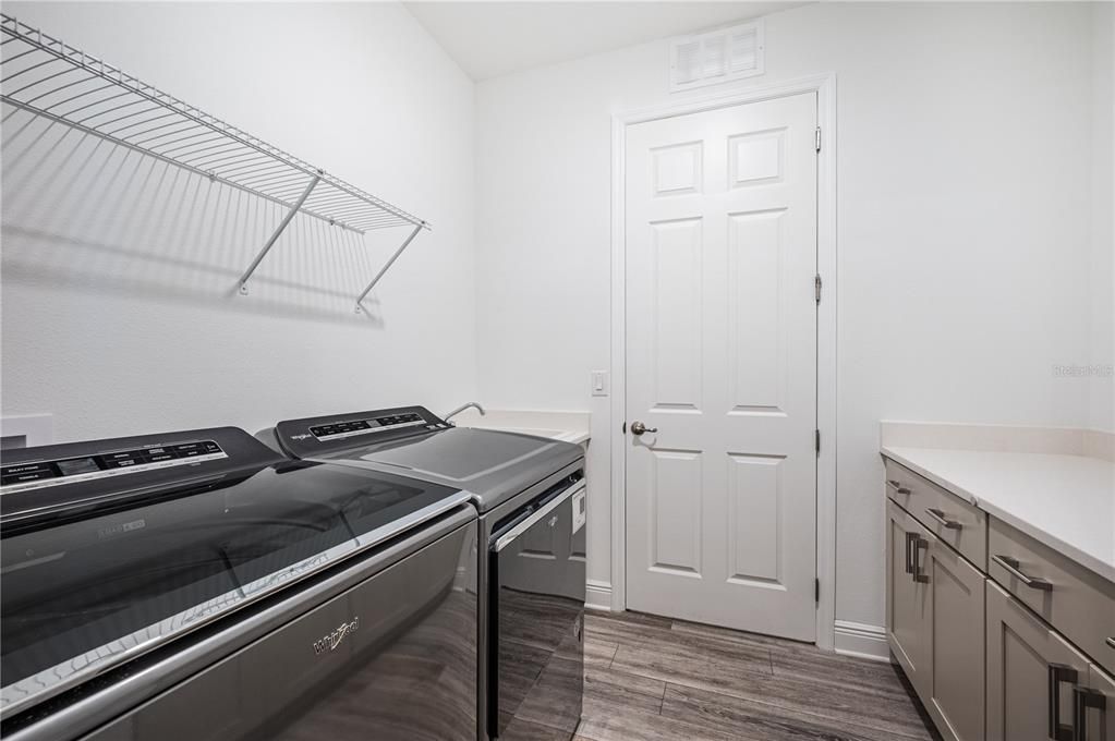 For Sale: $585,000 (2 beds, 2 baths, 2099 Square Feet)