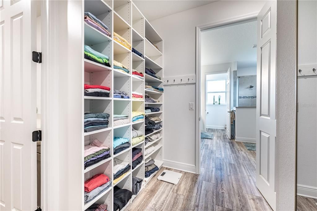 For Sale: $585,000 (2 beds, 2 baths, 2099 Square Feet)