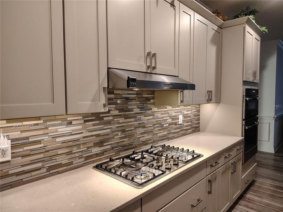 For Sale: $585,000 (2 beds, 2 baths, 2099 Square Feet)