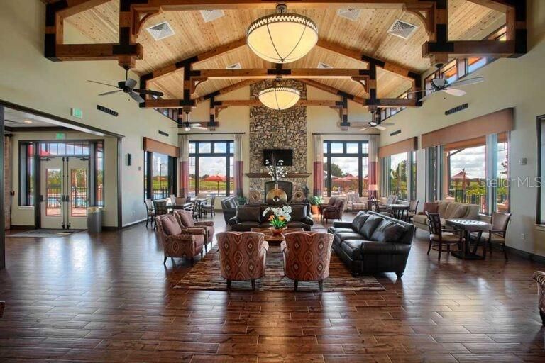 For Sale: $585,000 (2 beds, 2 baths, 2099 Square Feet)