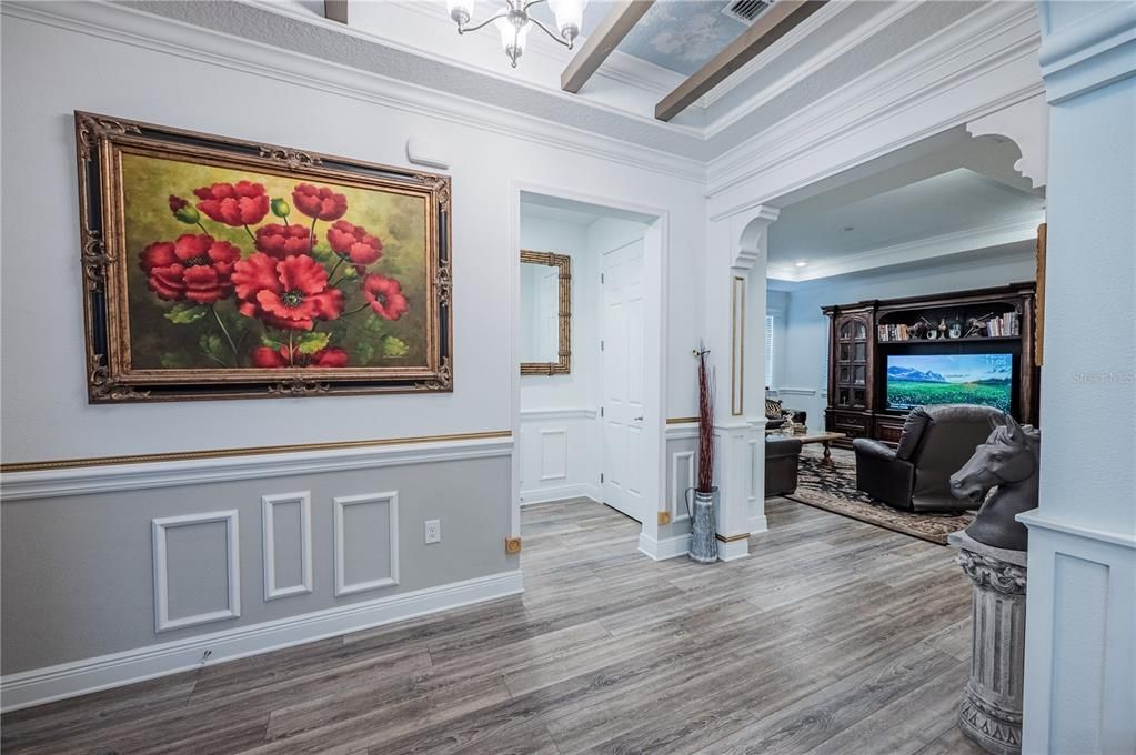 For Sale: $585,000 (2 beds, 2 baths, 2099 Square Feet)