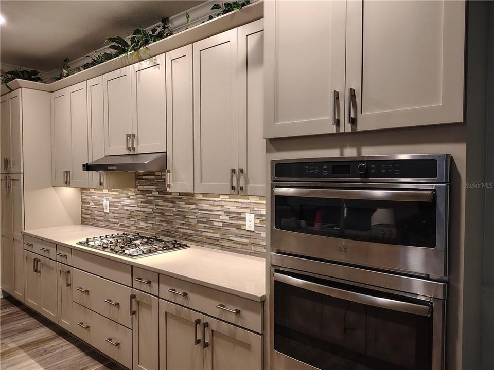 For Sale: $585,000 (2 beds, 2 baths, 2099 Square Feet)