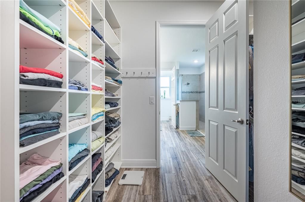 For Sale: $585,000 (2 beds, 2 baths, 2099 Square Feet)