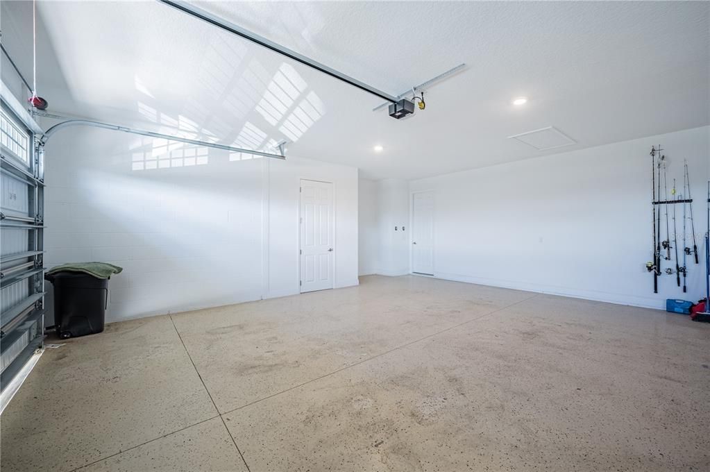 For Sale: $585,000 (2 beds, 2 baths, 2099 Square Feet)