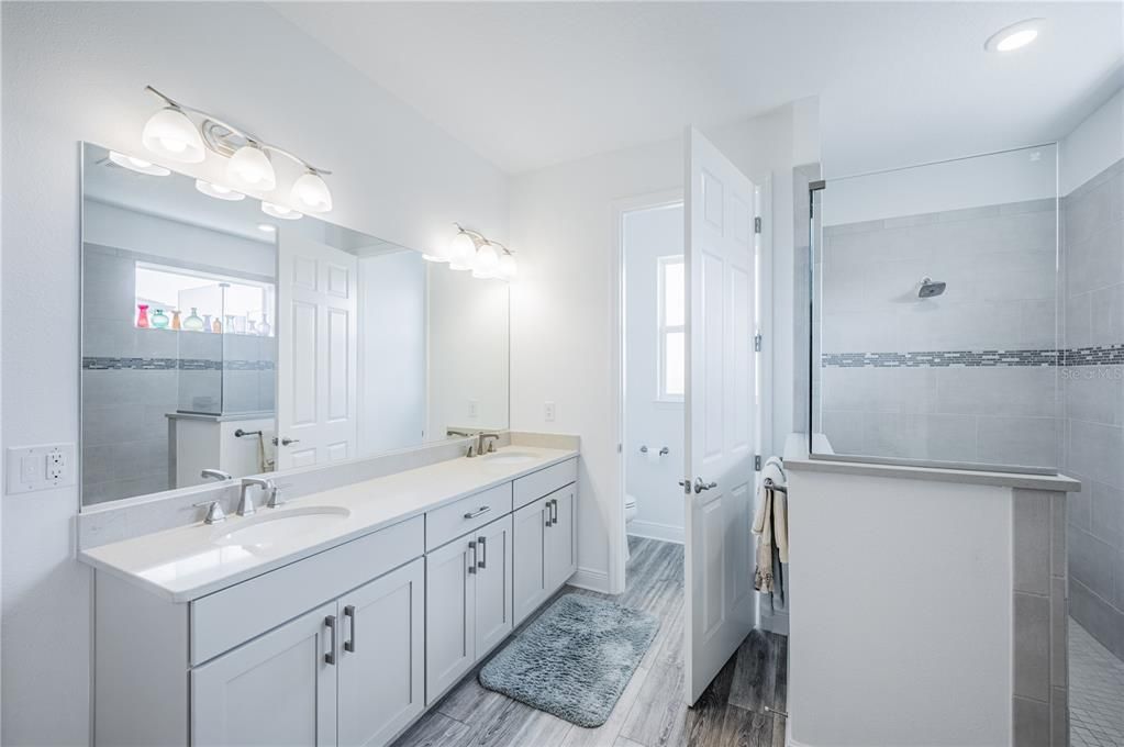 For Sale: $585,000 (2 beds, 2 baths, 2099 Square Feet)