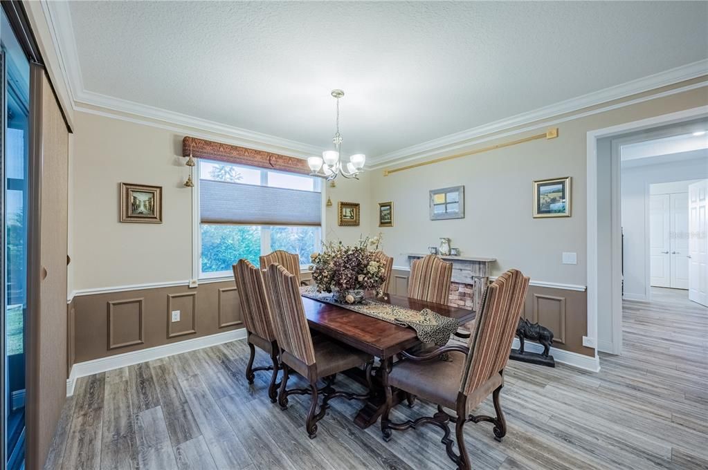 For Sale: $585,000 (2 beds, 2 baths, 2099 Square Feet)