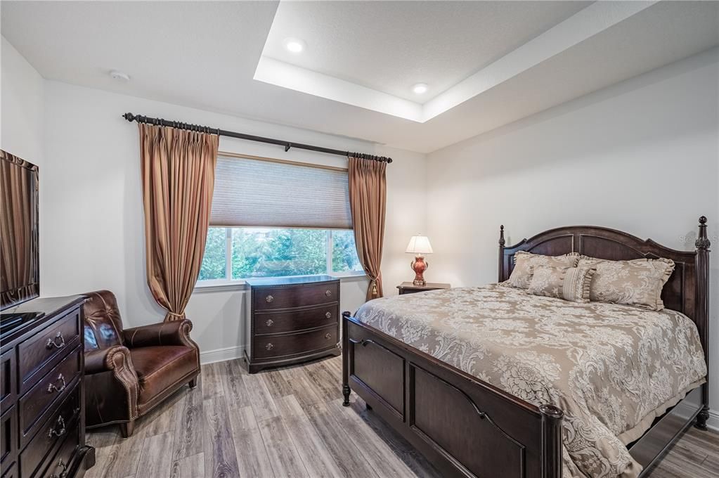 For Sale: $585,000 (2 beds, 2 baths, 2099 Square Feet)