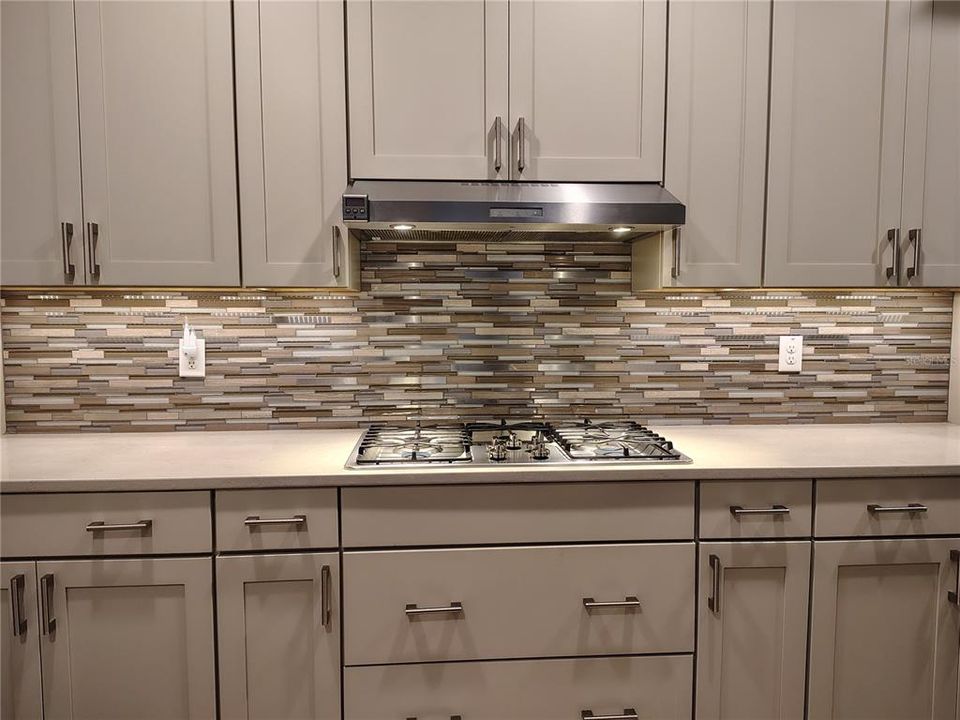 For Sale: $585,000 (2 beds, 2 baths, 2099 Square Feet)