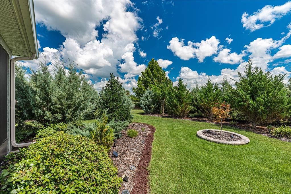 For Sale: $585,000 (2 beds, 2 baths, 2099 Square Feet)