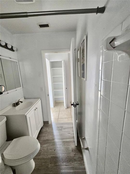 待售: $199,900 (2 贝兹, 1 浴室, 740 平方英尺)