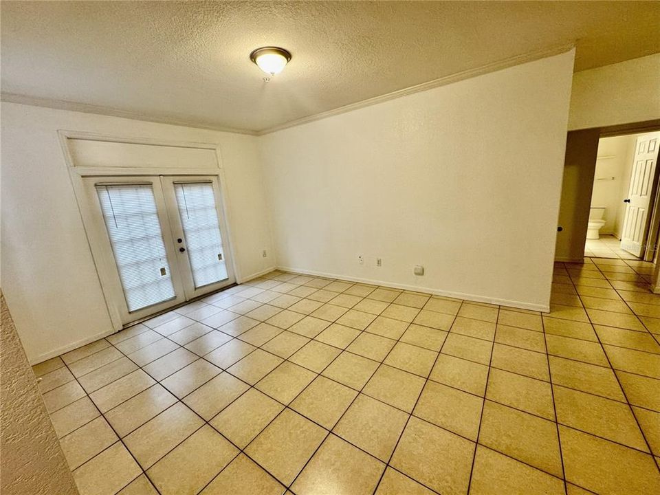 Activo con contrato: $1,350 (1 camas, 1 baños, 794 Pies cuadrados)