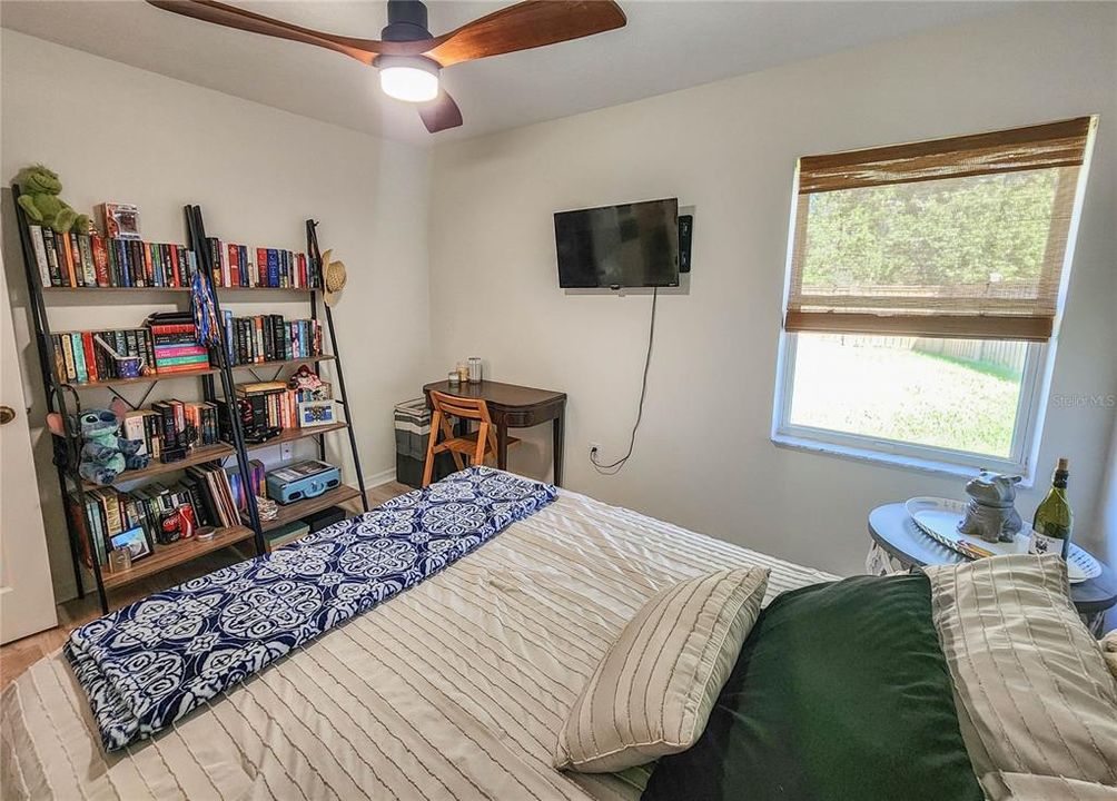 Active With Contract: $310,000 (3 beds, 2 baths, 1348 Square Feet)