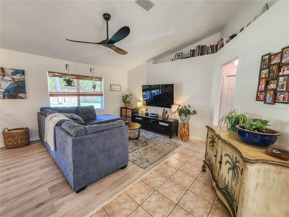 Active With Contract: $310,000 (3 beds, 2 baths, 1348 Square Feet)