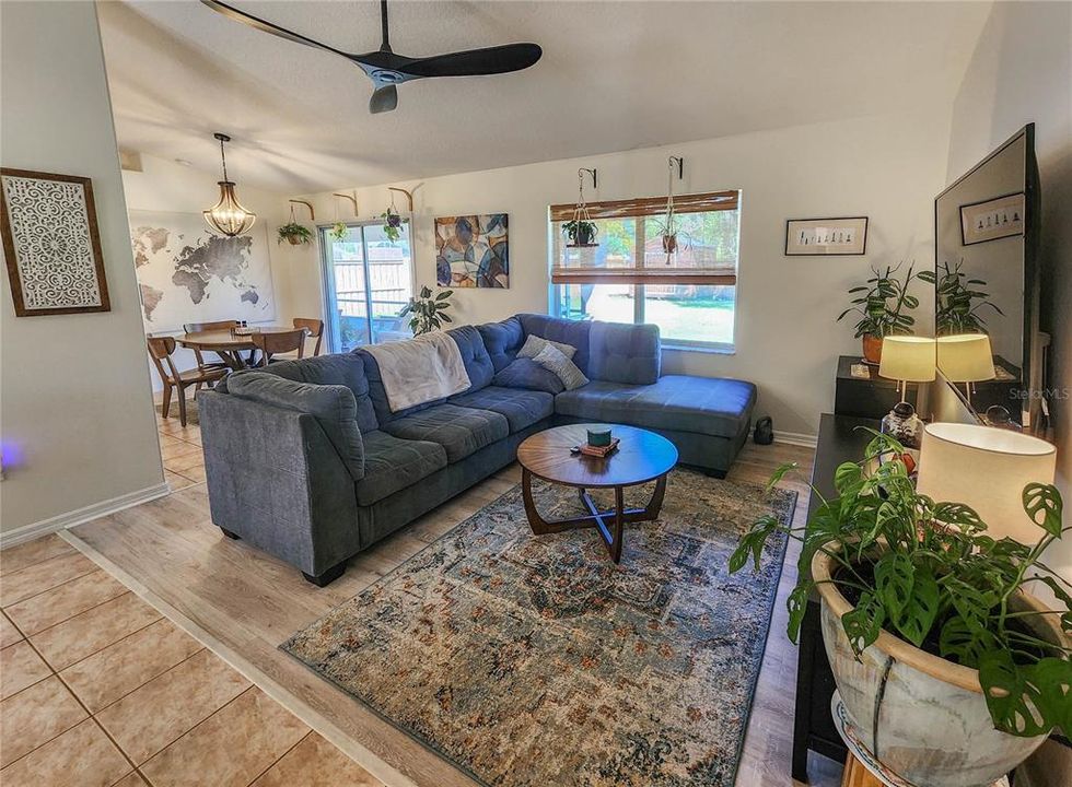 Active With Contract: $310,000 (3 beds, 2 baths, 1348 Square Feet)