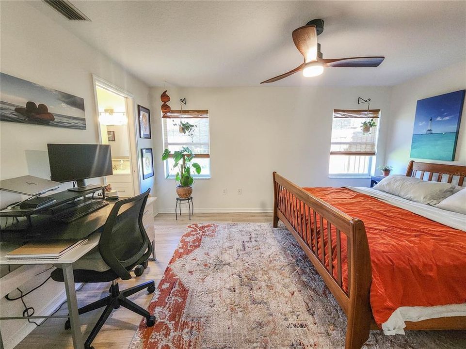 Active With Contract: $310,000 (3 beds, 2 baths, 1348 Square Feet)