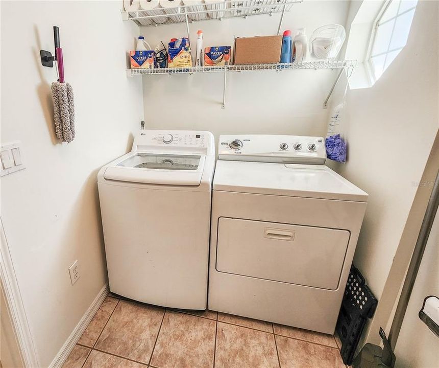 Active With Contract: $310,000 (3 beds, 2 baths, 1348 Square Feet)