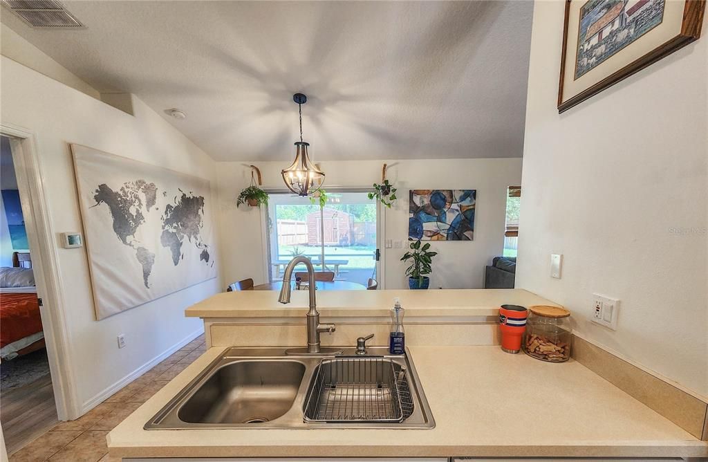 Active With Contract: $310,000 (3 beds, 2 baths, 1348 Square Feet)