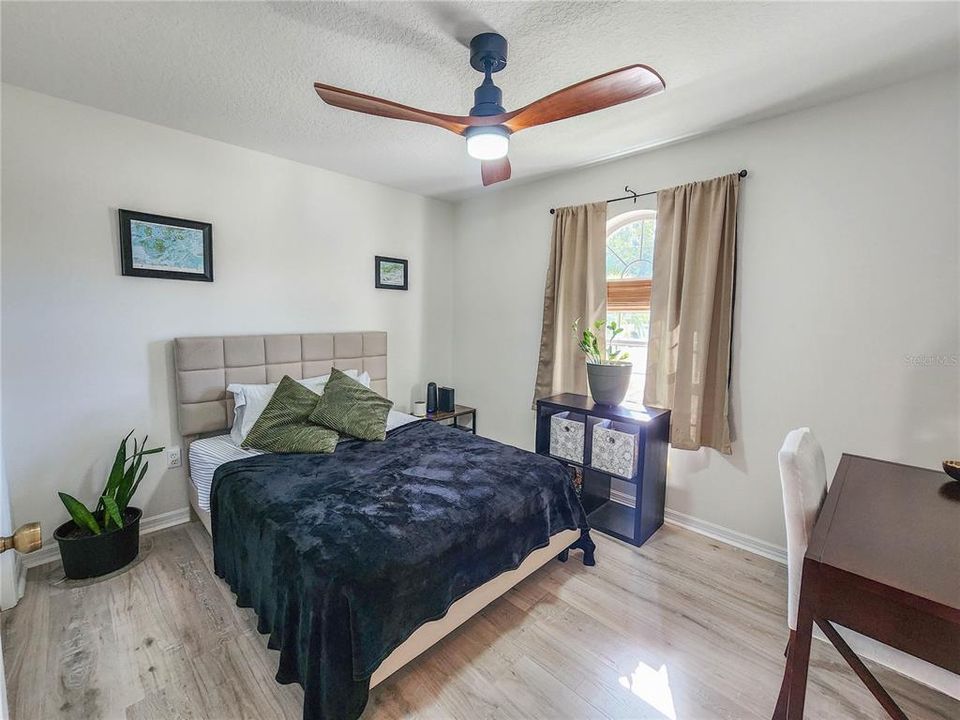 Active With Contract: $310,000 (3 beds, 2 baths, 1348 Square Feet)