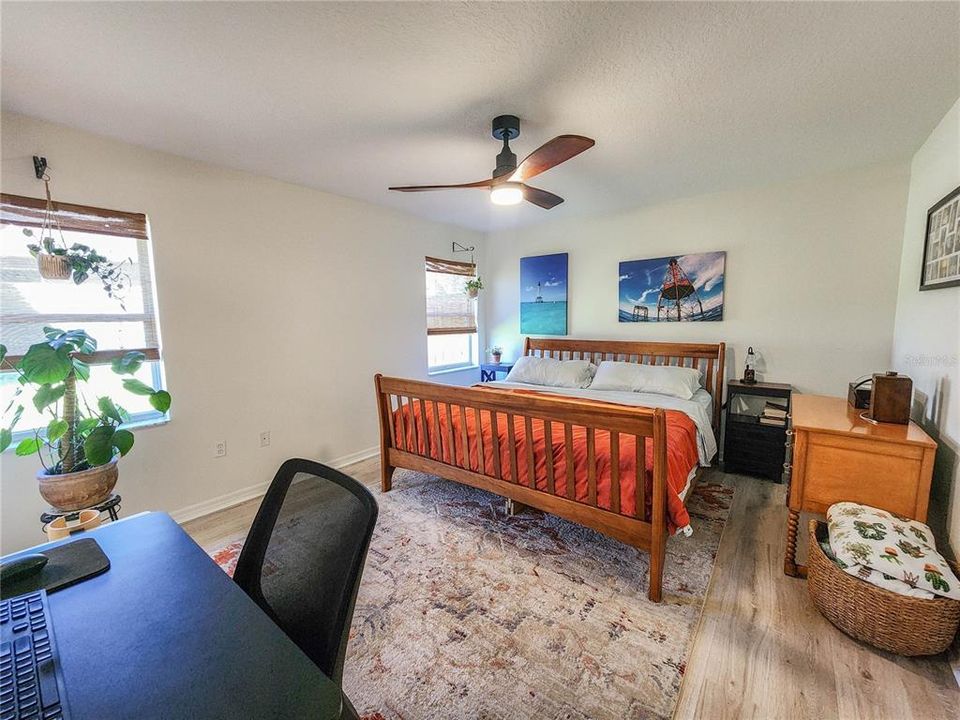 Active With Contract: $310,000 (3 beds, 2 baths, 1348 Square Feet)