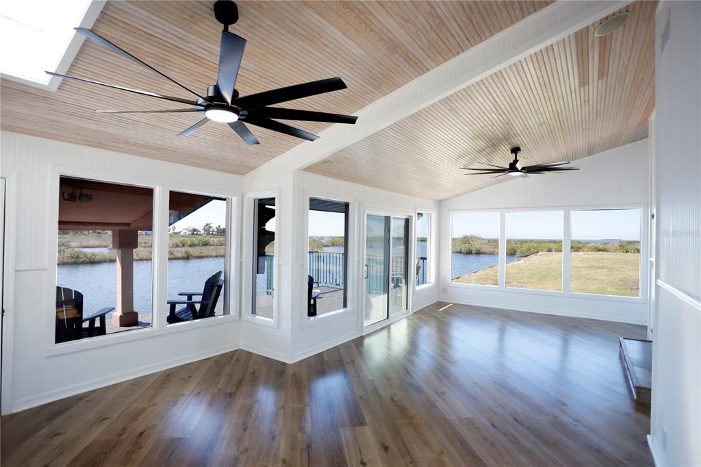 На продажу: $2,400,000 (2 спален, 2 ванн, 2212 Квадратных фут)