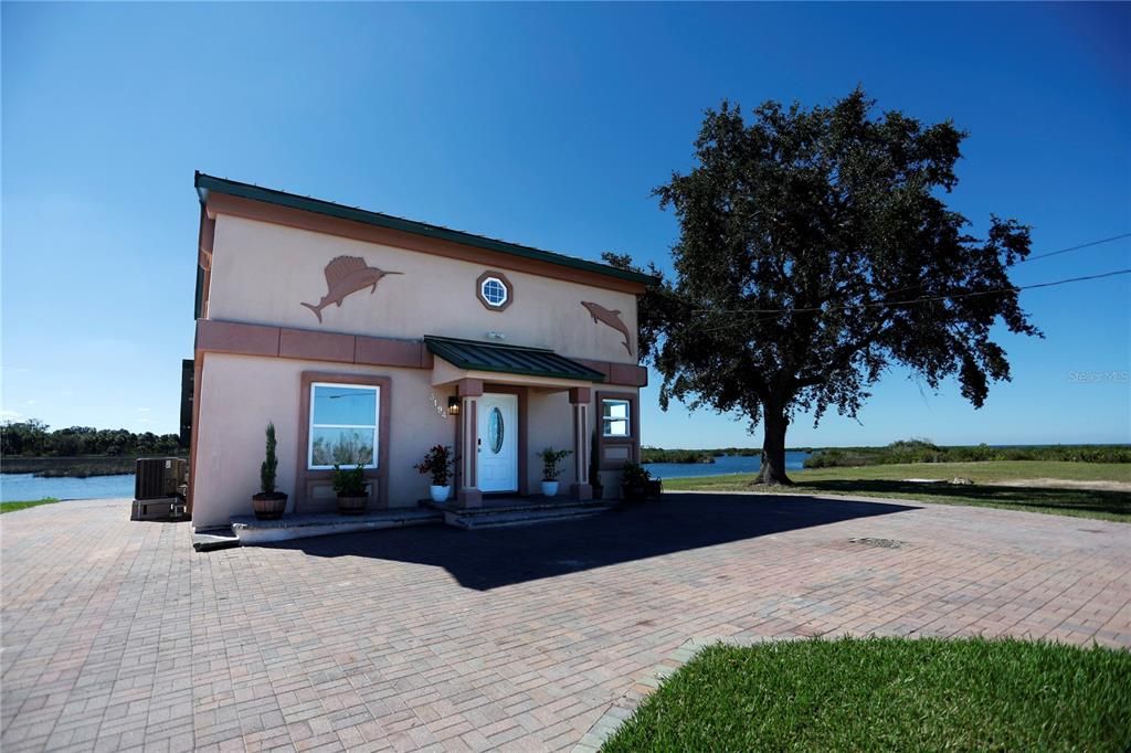 На продажу: $2,400,000 (2 спален, 2 ванн, 2212 Квадратных фут)