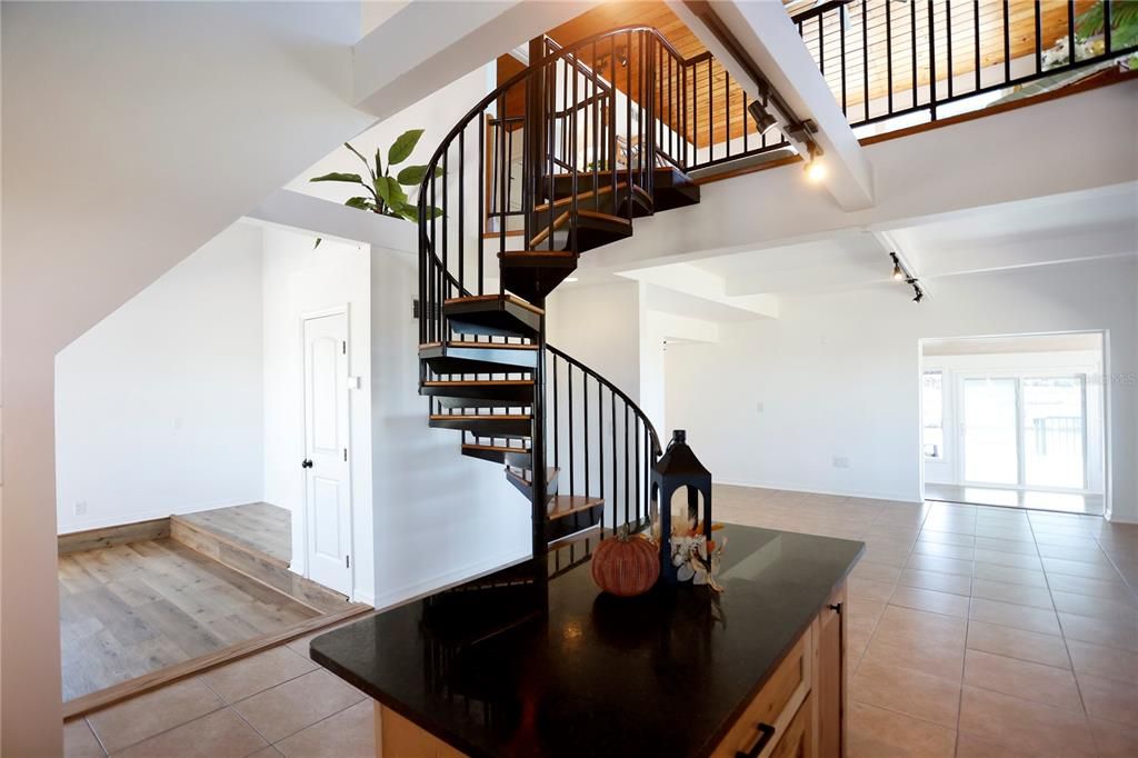 На продажу: $2,400,000 (2 спален, 2 ванн, 2212 Квадратных фут)