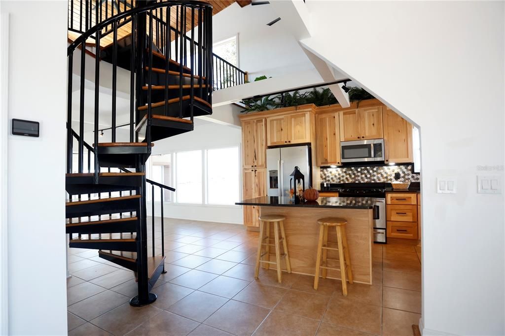 На продажу: $2,400,000 (2 спален, 2 ванн, 2212 Квадратных фут)