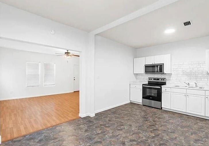 待售: $180,000 (2 贝兹, 1 浴室, 984 平方英尺)