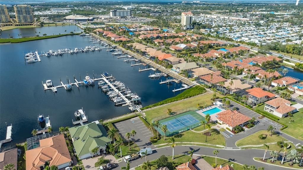 На продажу: $649,000 (4 спален, 4 ванн, 2848 Квадратных фут)