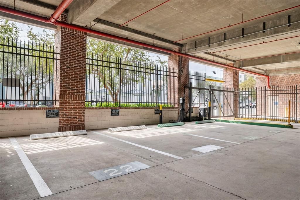 Active With Contract: $945,000 (2 beds, 2 baths, 1608 Square Feet)