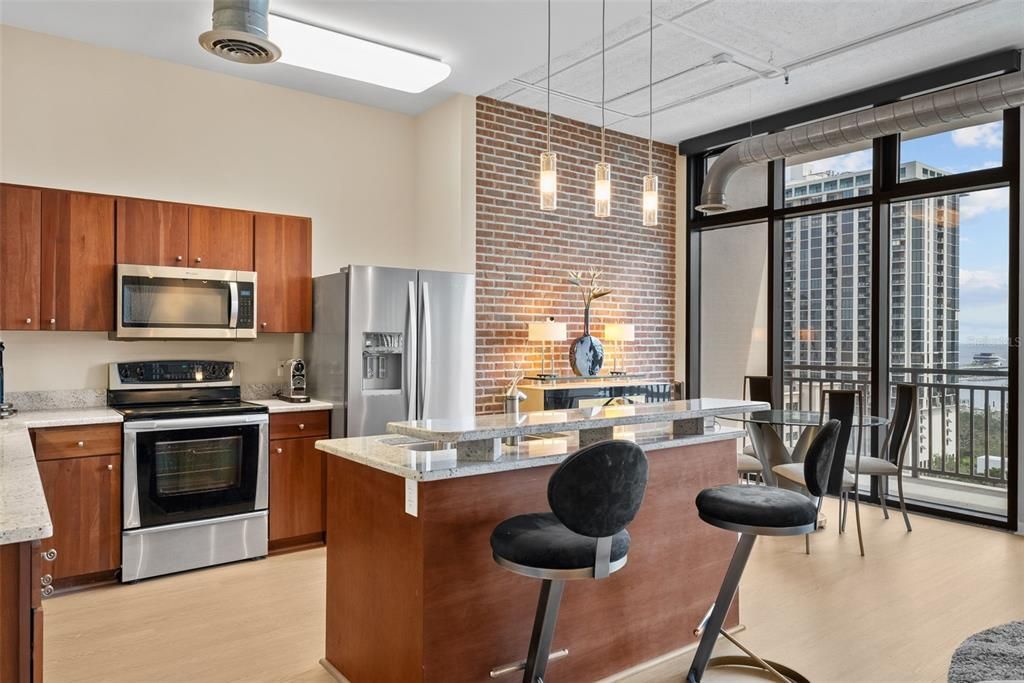 Active With Contract: $945,000 (2 beds, 2 baths, 1608 Square Feet)