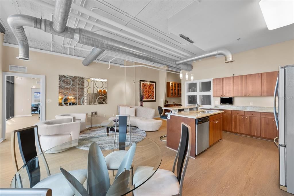 Active With Contract: $945,000 (2 beds, 2 baths, 1608 Square Feet)