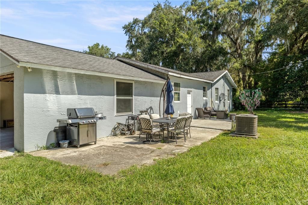 На продажу: $324,900 (2 спален, 1 ванн, 1180 Квадратных фут)